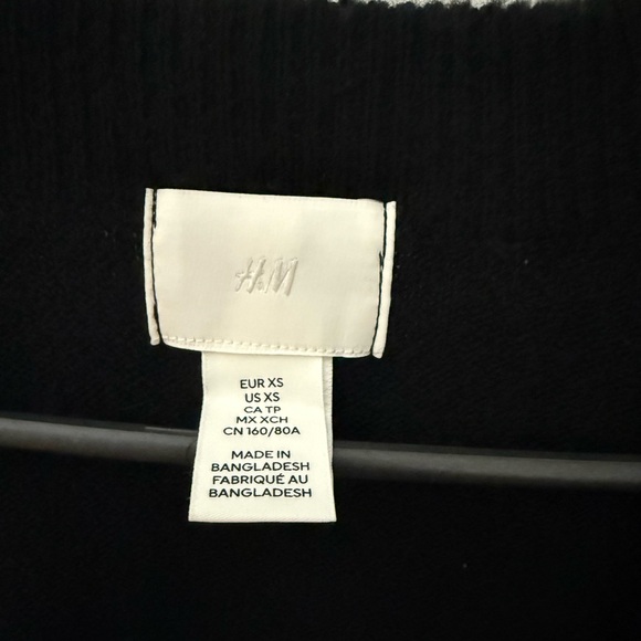 H&M Classic Black Cardigan - Picture 3 of 3